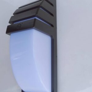 PLASTIC WALL FENCE LIGHT
